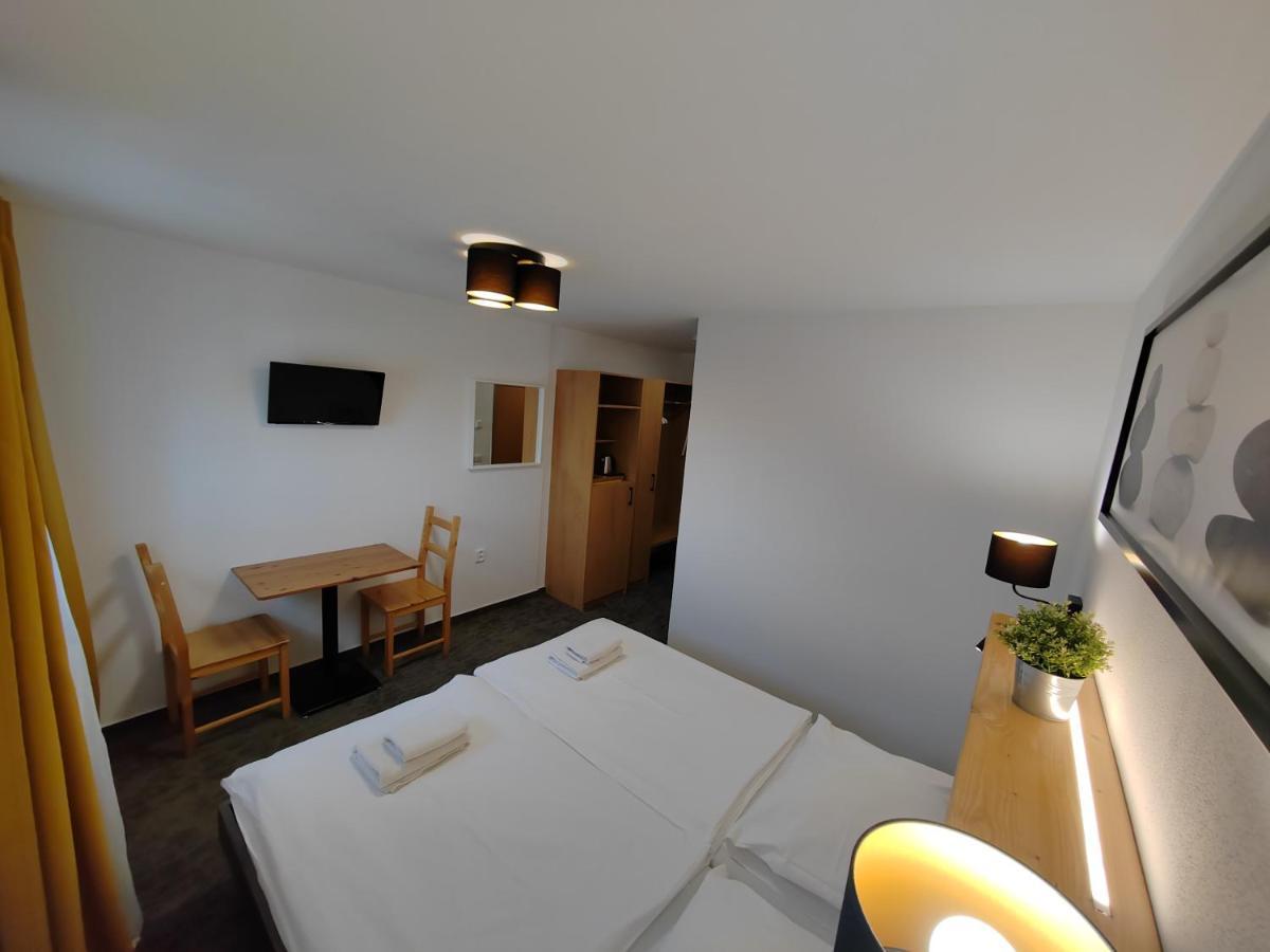 Hotel Anton Telc Ngoại thất bức ảnh