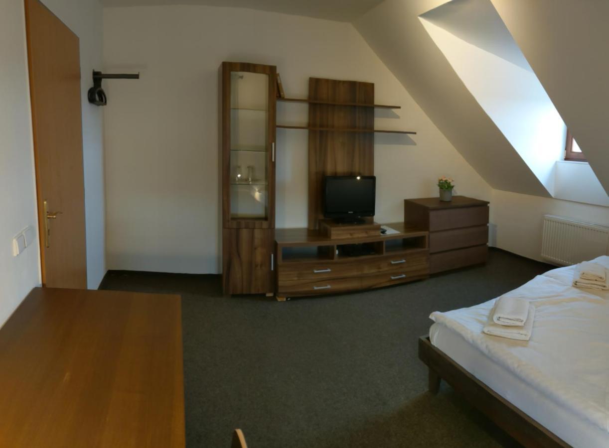 Hotel Anton Telc Ngoại thất bức ảnh